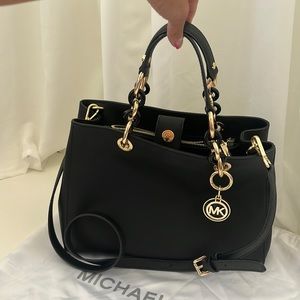 Brand new, Michael Kors, Cynthia bag black gold chain